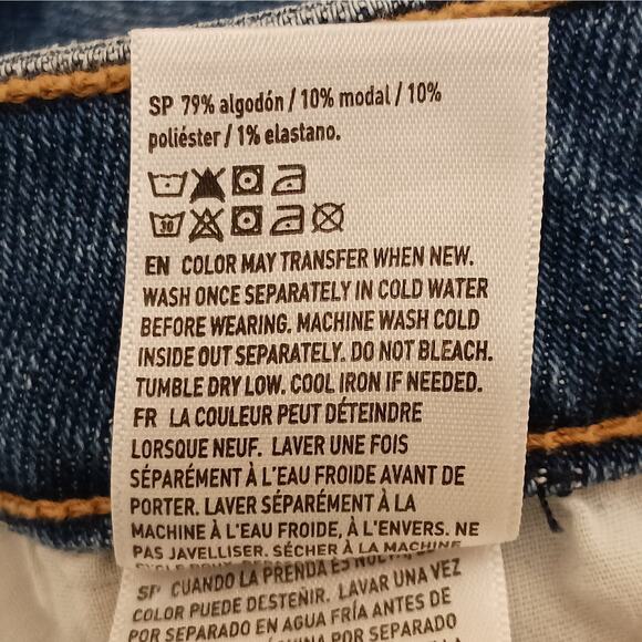 American Eagle Highest Rise Mom Jean Womens Size 00 Blue Distressed Ripped - Picture 11 of 16